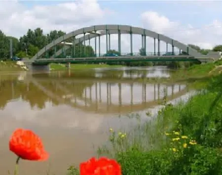 Riverside - - Cozy Gyor