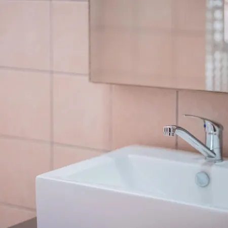 Riverside - - Cozy Апартаменты Ujtelep