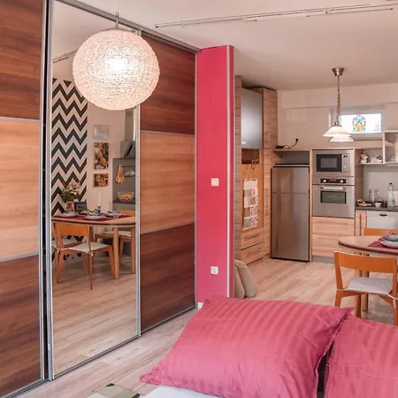 Riverside - - Cozy *