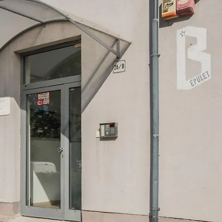 Riverside - - Cozy Ujtelep